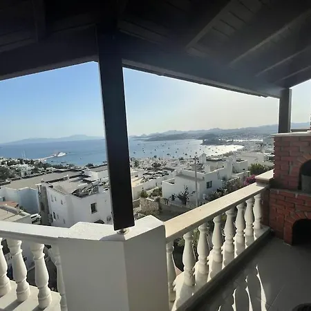 빌라 Dublex House With Castle, Sea & View 150 M2 *